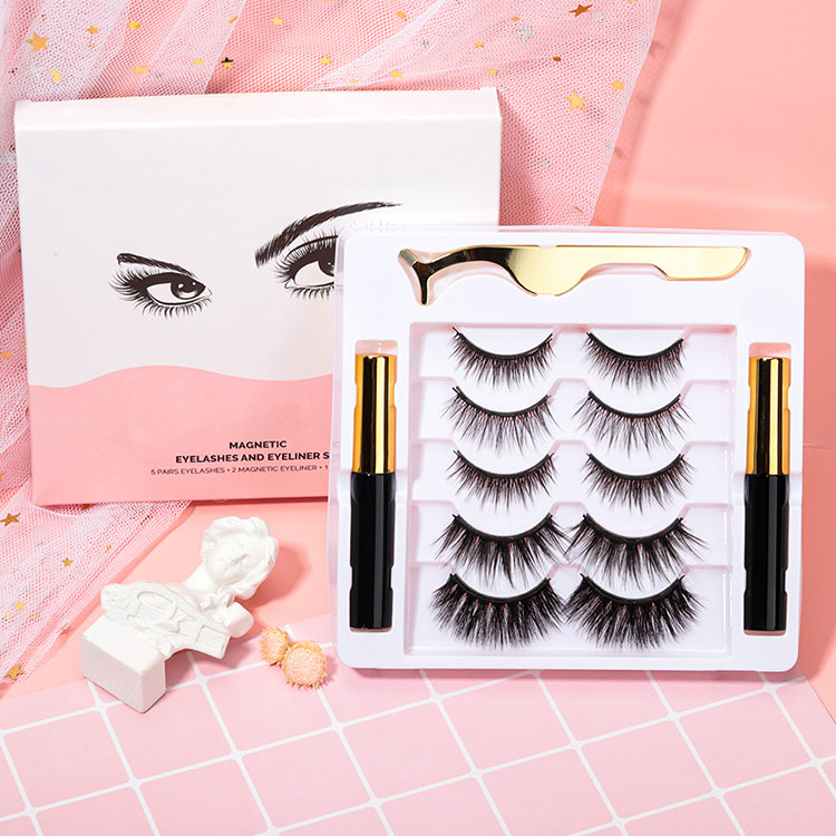 Magnetic Eyeliner with Eyelashes Kit